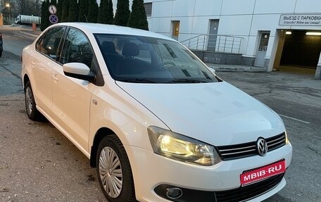 Volkswagen Polo VI (EU Market), 2013 год, 1 070 000 рублей, 1 фотография