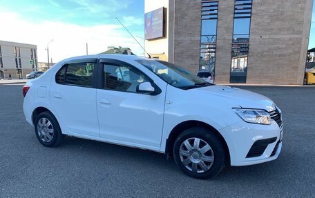 Renault Logan II, 2020 год, 900 000 рублей, 7 фотография