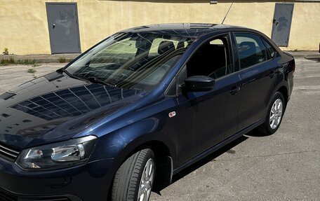 Volkswagen Polo VI (EU Market), 2011 год, 750 000 рублей, 2 фотография