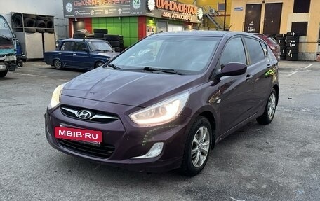 Hyundai Solaris II рестайлинг, 2013 год, 620 000 рублей, 2 фотография