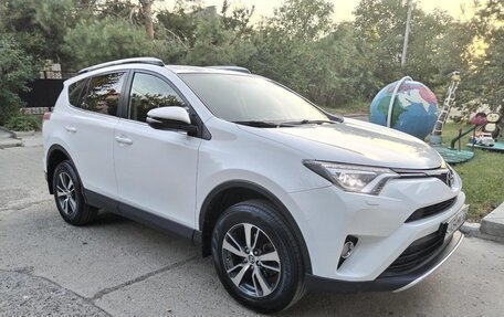 Toyota RAV4, 2015 год, 2 285 000 рублей, 5 фотография