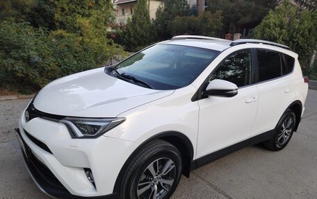 Toyota RAV4, 2015 год, 2 285 000 рублей, 14 фотография