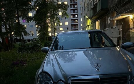 Mercedes-Benz E-Класс, 2004 год, 800 000 рублей, 4 фотография