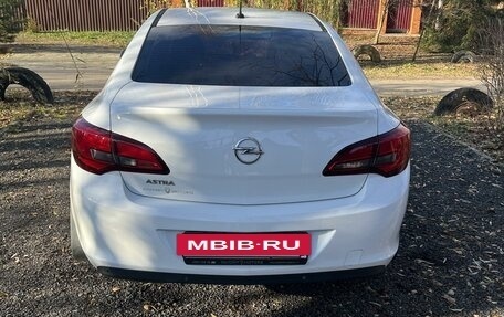 Opel Astra J, 2013 год, 850 000 рублей, 4 фотография