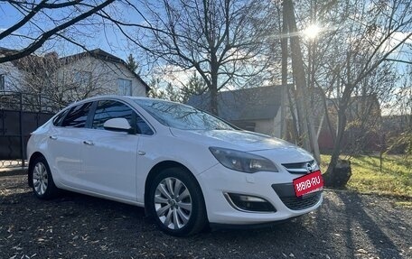 Opel Astra J, 2013 год, 850 000 рублей, 2 фотография