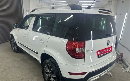 Skoda Yeti I рестайлинг, 2017 год, 1 920 000 рублей, 12 фотография