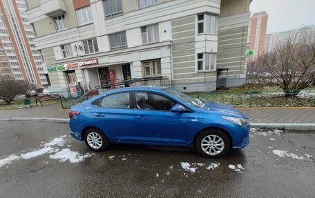 Hyundai Solaris II рестайлинг, 2021 год, 1 750 000 рублей, 5 фотография