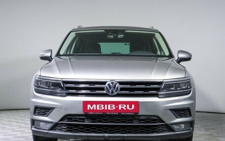 Volkswagen Tiguan II, 2018 год, 2 600 000 рублей, 2 фотография