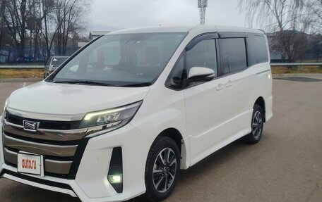 Toyota Noah III, 2020 год, 3 400 000 рублей, 3 фотография