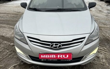 Hyundai Solaris II рестайлинг, 2015 год, 785 000 рублей, 3 фотография