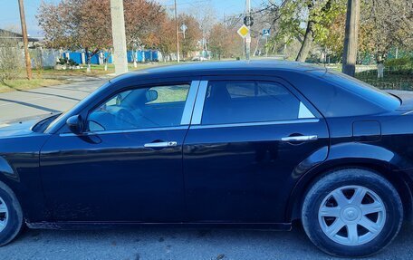 Chrysler 300C II, 2005 год, 850 000 рублей, 2 фотография