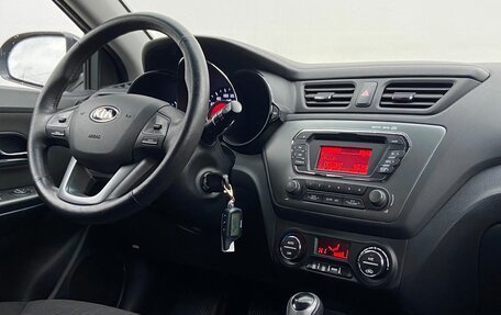 KIA Rio III рестайлинг, 2013 год, 1 045 800 рублей, 15 фотография