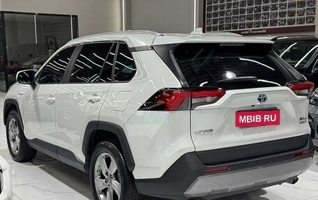 Toyota RAV4, 2022 год, 4 154 000 рублей, 3 фотография