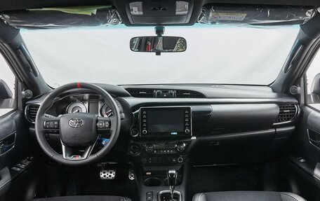 Toyota Hilux VIII, 2024 год, 7 800 000 рублей, 9 фотография