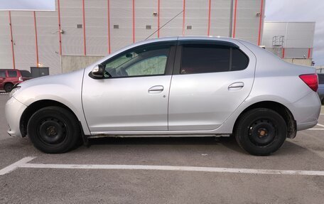 Renault Logan II, 2015 год, 800 000 рублей, 2 фотография