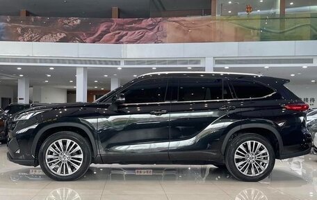 Toyota Highlander III, 2021 год, 4 310 000 рублей, 10 фотография