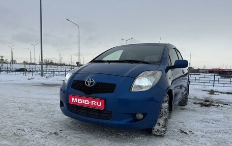 Toyota Yaris III рестайлинг, 2007 год, 730 000 рублей, 1 фотография