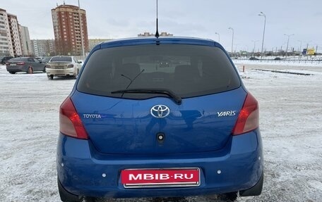 Toyota Yaris III рестайлинг, 2007 год, 730 000 рублей, 5 фотография