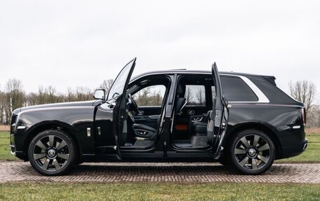 Rolls-Royce Cullinan, 2020 год, 2 фотография