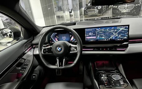 BMW 5 серия, 2023 год, 9 800 000 рублей, 13 фотография