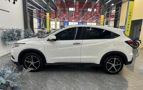 Honda Vezel, 2021 год, 1 760 000 рублей, 5 фотография