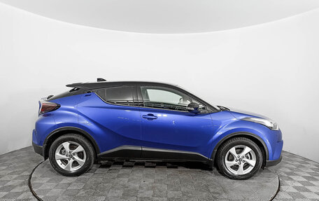 Toyota C-HR I рестайлинг, 2018 год, 2 640 000 рублей, 4 фотография