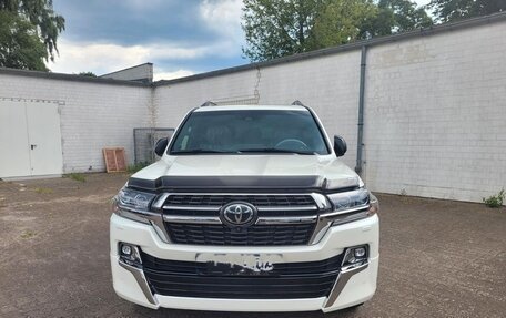 Toyota Land Cruiser 200, 2020 год, 8 800 000 рублей, 4 фотография