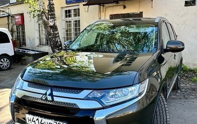 Mitsubishi Outlander III рестайлинг 3, 2018 год, 2 350 000 рублей, 1 фотография