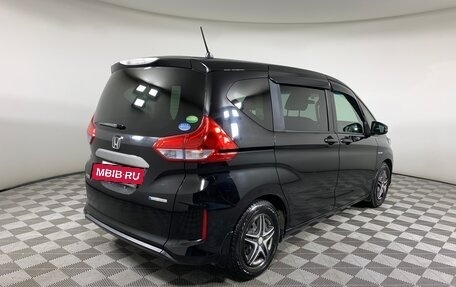 Honda Freed II, 2016 год, 1 490 000 рублей, 5 фотография