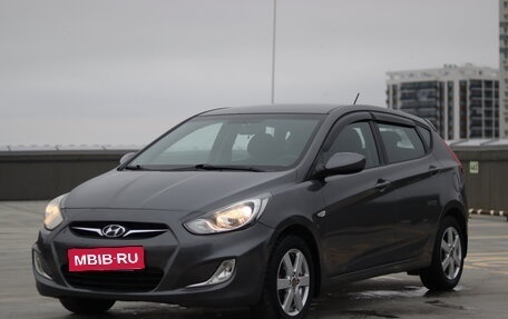 Hyundai Solaris II рестайлинг, 2012 год, 877 000 рублей, 1 фотография