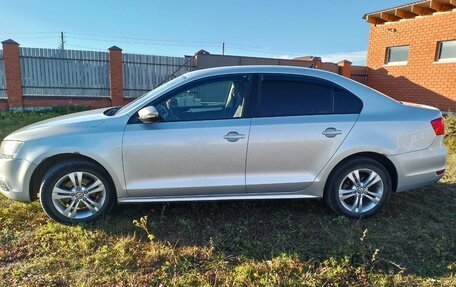 Volkswagen Jetta VI, 2012 год, 950 000 рублей, 3 фотография