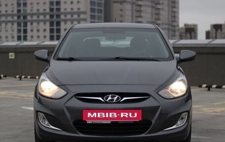 Hyundai Solaris II рестайлинг, 2012 год, 877 000 рублей, 2 фотография