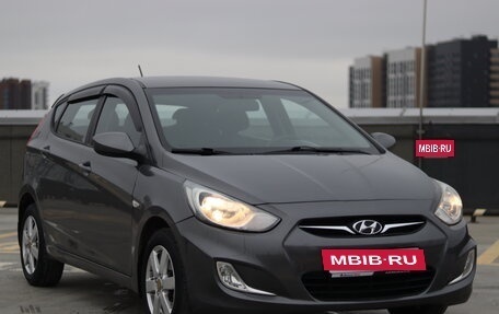 Hyundai Solaris II рестайлинг, 2012 год, 877 000 рублей, 3 фотография