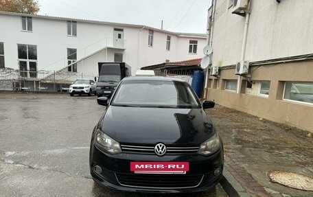 Volkswagen Polo VI (EU Market), 2012 год, 900 000 рублей, 2 фотография