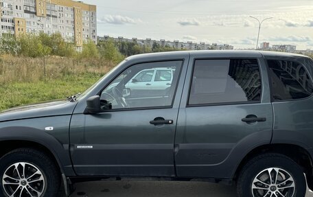 Chevrolet Niva I рестайлинг, 2017 год, 830 000 рублей, 4 фотография