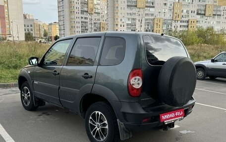 Chevrolet Niva I рестайлинг, 2017 год, 830 000 рублей, 8 фотография