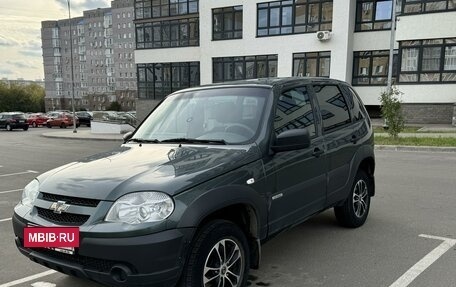 Chevrolet Niva I рестайлинг, 2017 год, 830 000 рублей, 3 фотография