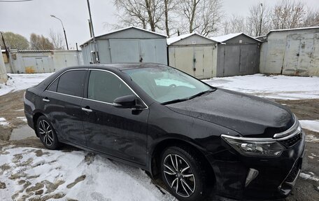 Toyota Camry, 2017 год, 2 400 000 рублей, 2 фотография