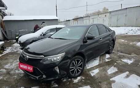 Toyota Camry, 2017 год, 2 400 000 рублей, 3 фотография