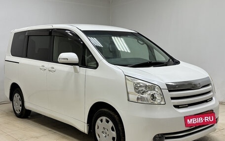 Toyota Noah III, 2008 год, 1 170 000 рублей, 3 фотография