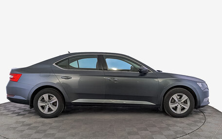 Skoda Superb III рестайлинг, 2018 год, 2 375 000 рублей, 4 фотография