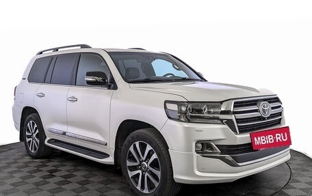 Toyota Land Cruiser 200, 2019 год, 8 550 000 рублей, 3 фотография