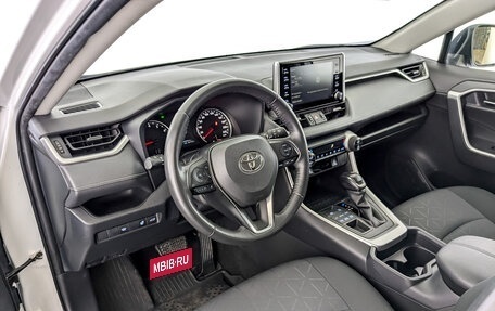 Toyota RAV4, 2021 год, 3 585 000 рублей, 16 фотография