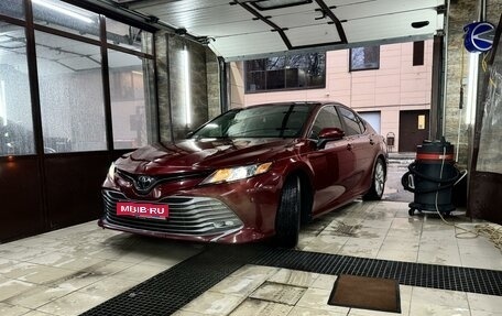 Toyota Camry, 2019 год, 2 300 000 рублей, 1 фотография