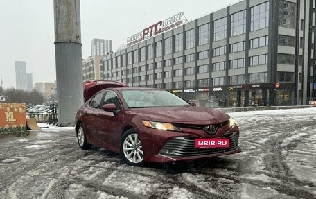 Toyota Camry, 2019 год, 2 300 000 рублей, 2 фотография