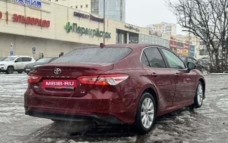 Toyota Camry, 2019 год, 2 300 000 рублей, 5 фотография