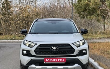 Toyota RAV4, 2024 год, 4 750 000 рублей, 3 фотография