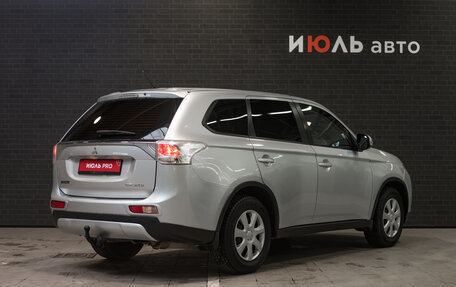 Mitsubishi Outlander III рестайлинг 3, 2014 год, 1 850 000 рублей, 6 фотография