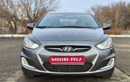 Hyundai Solaris II рестайлинг, 2012 год, 1 075 000 рублей, 3 фотография