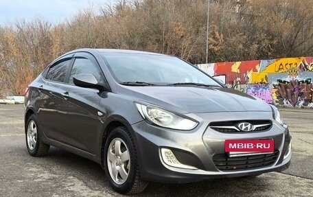 Hyundai Solaris II рестайлинг, 2012 год, 1 075 000 рублей, 2 фотография